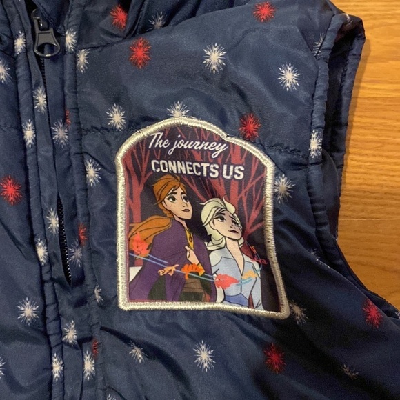 Frozen II Puffer Style Hooded Vest size 7/8 (CK) - Picture 3 of 4